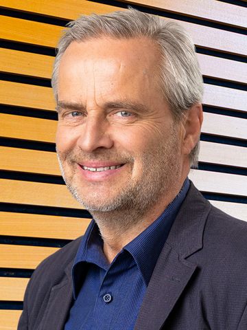 Dr. Frank Augsten